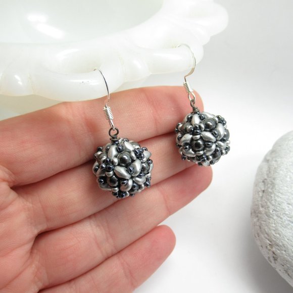 Handwoven earrings - Picture 6 of 9